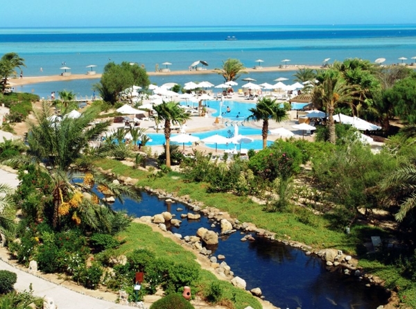 Hurghada, Hotel Movenpick El Gouna, gradina, piscina exterioara, mare.jpg