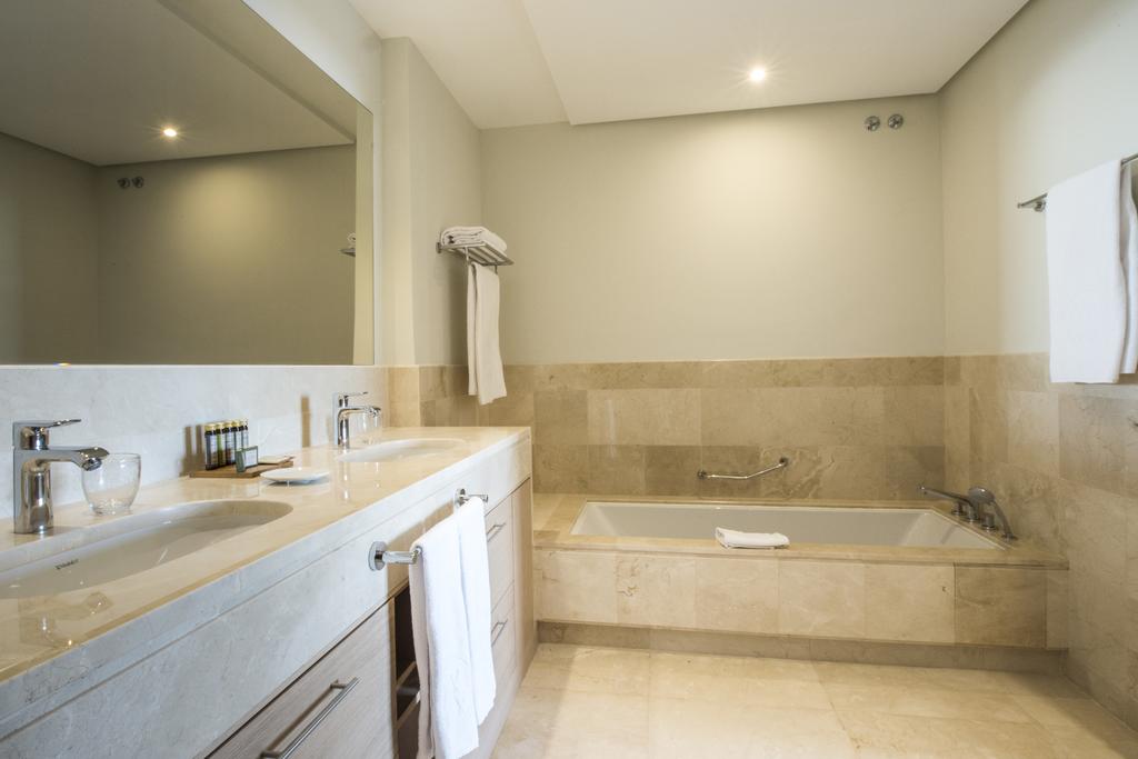 3 BEDROOMS SUITE SEA VIEW