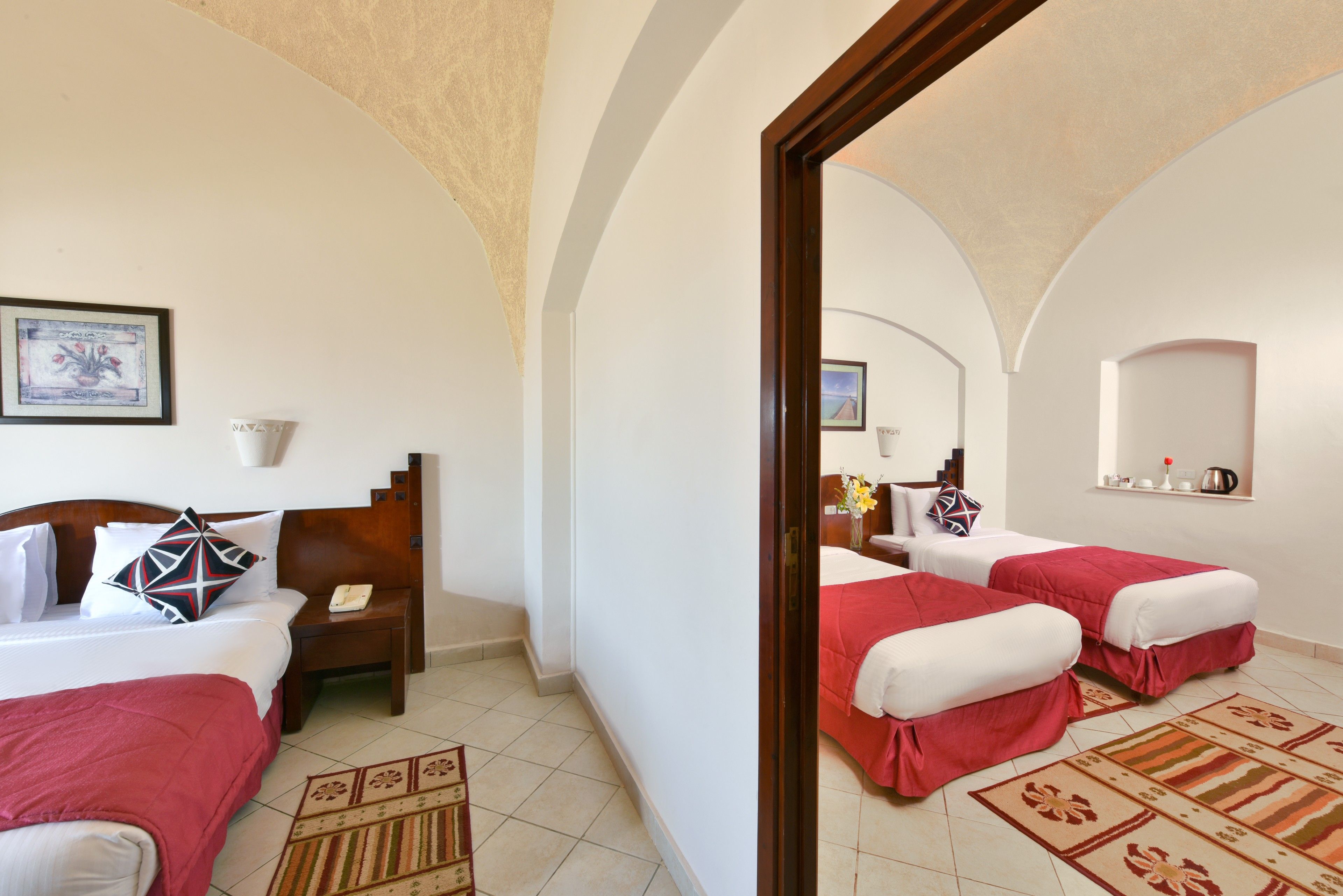 ROOM FAMILY POOLVIEW