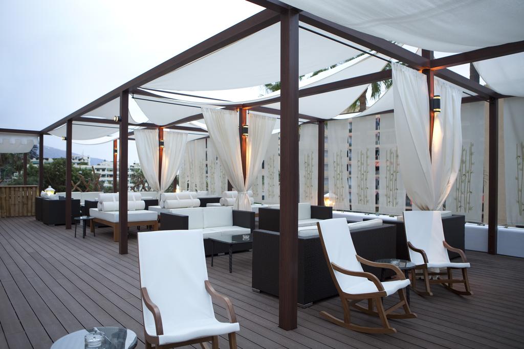 MAIN BAR