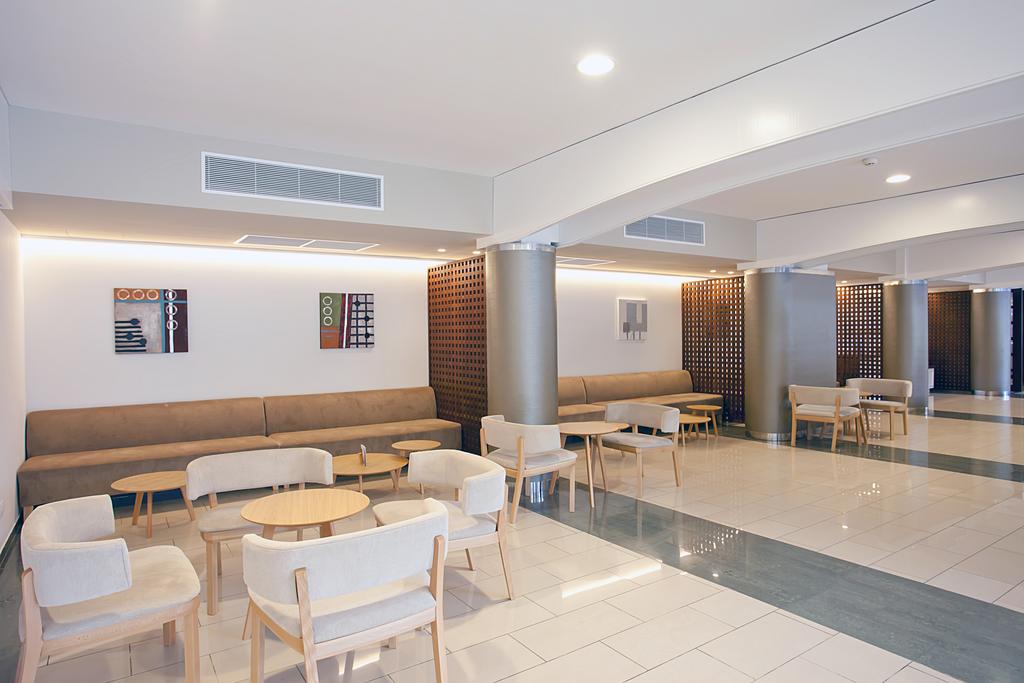 lobby bar