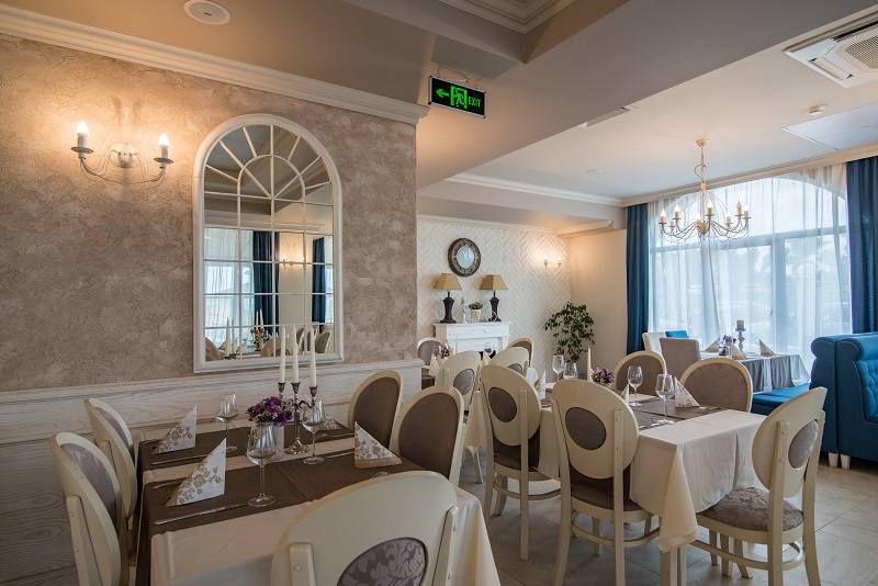 restaurant (3).jpg