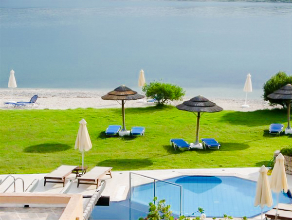 Lefkada, Hotel Porto Ligia, gradina, piscina exterioara.jpg