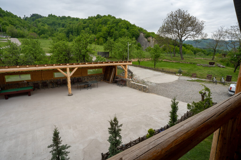 Cameră dublă cu vedere la munte (Rolo)