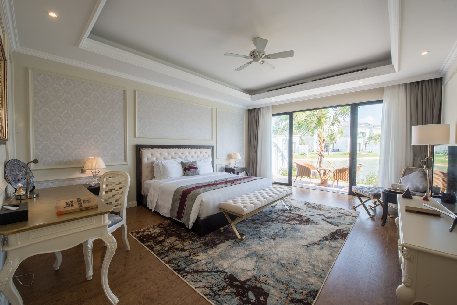 VILLA THREE BEDROOMS GARDEN VIEW 