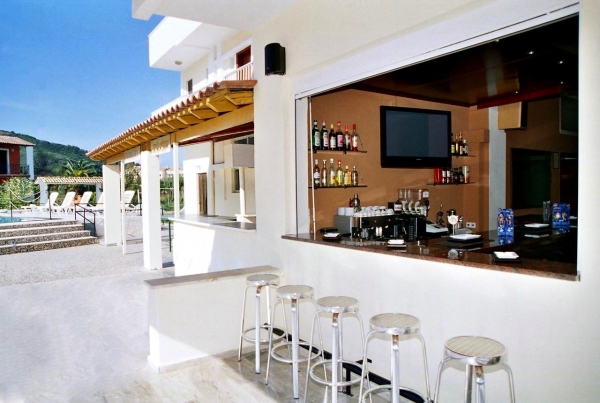 Corfu, Hotel Prassino Nissi, exterior, bar.jpg