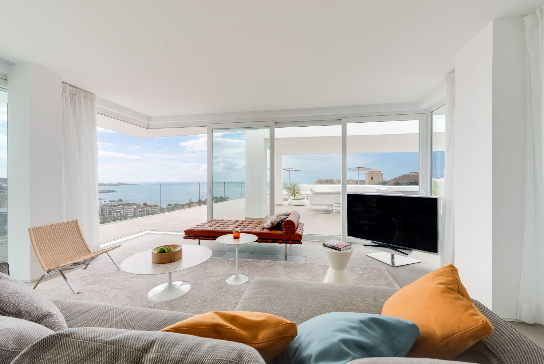 4 BEDROOM PENTHOUSE EXTRA LARGE ROOM, WITH PRIVATE POOL, JACUZZI, SEA VIEW, MOUNTAIN VIEW AND TERRACE (INFINITY EUPHORIA)
