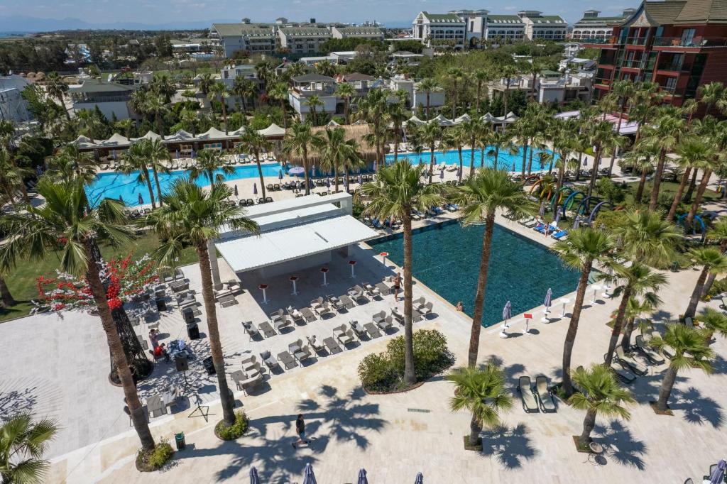 POOL BAR