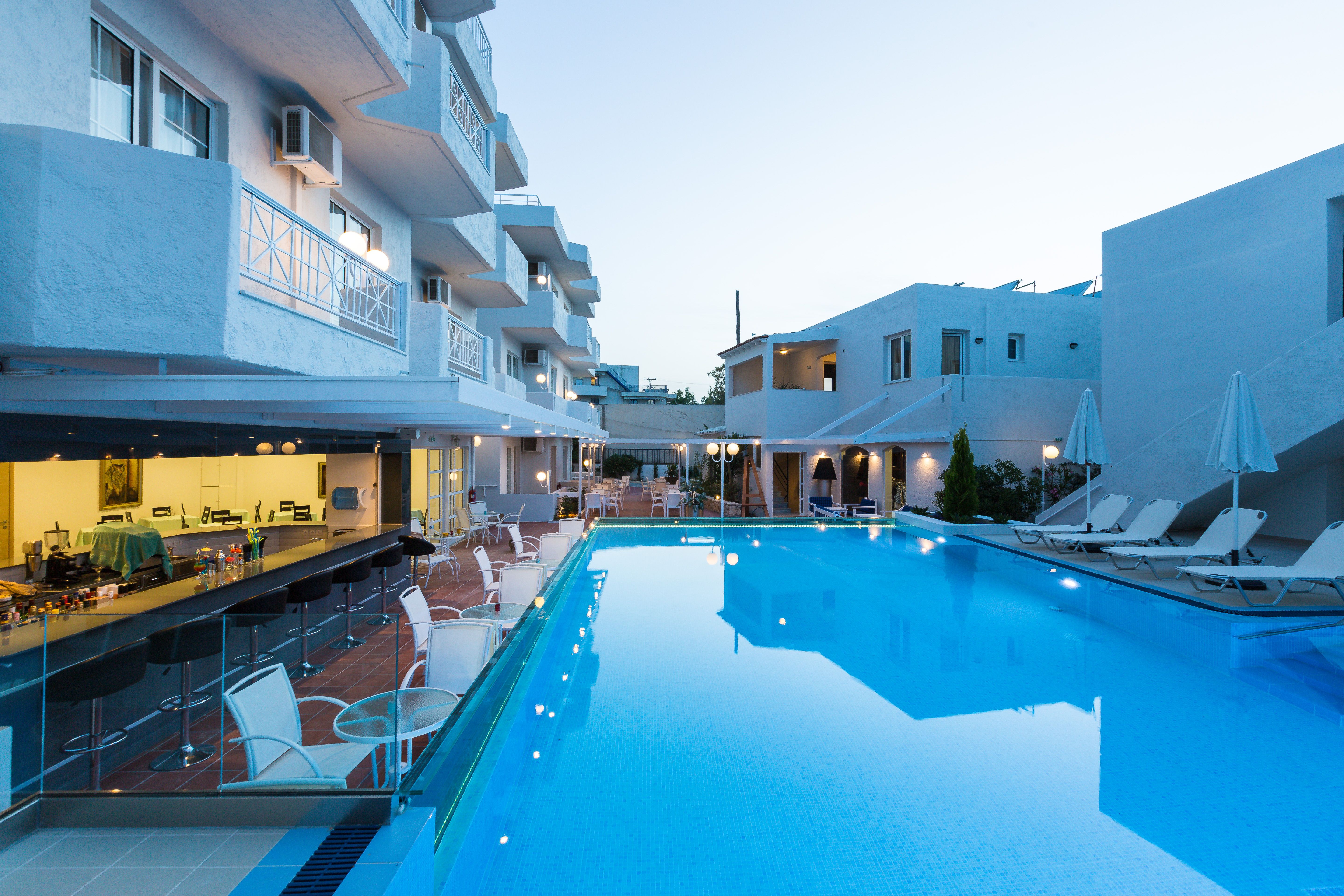 POOL BAR
