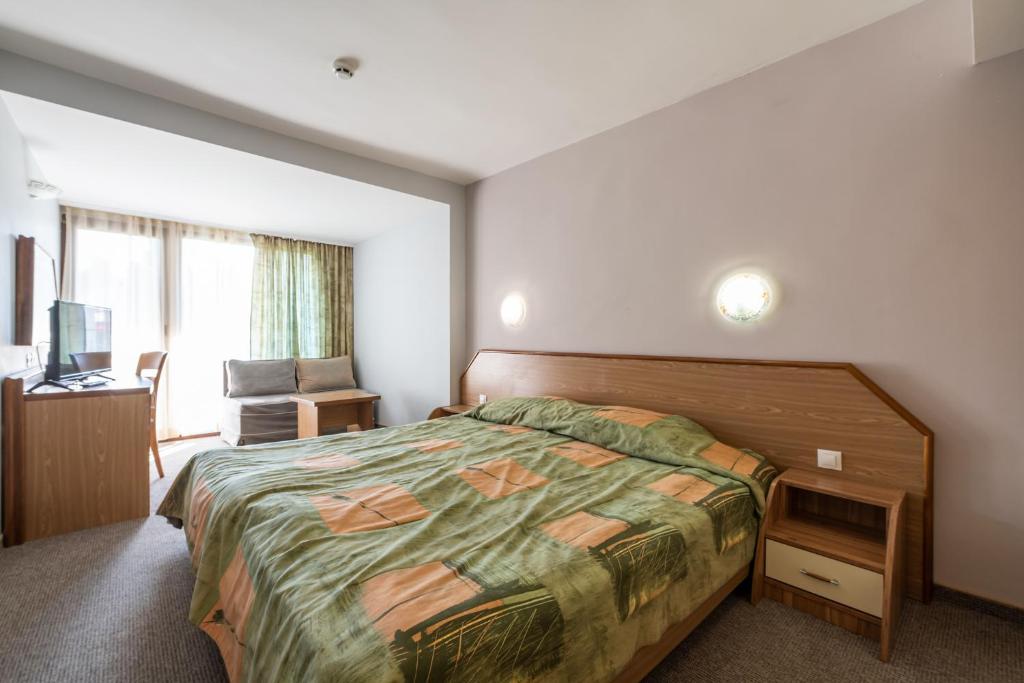 DOUBLE ECONOMY ROOM