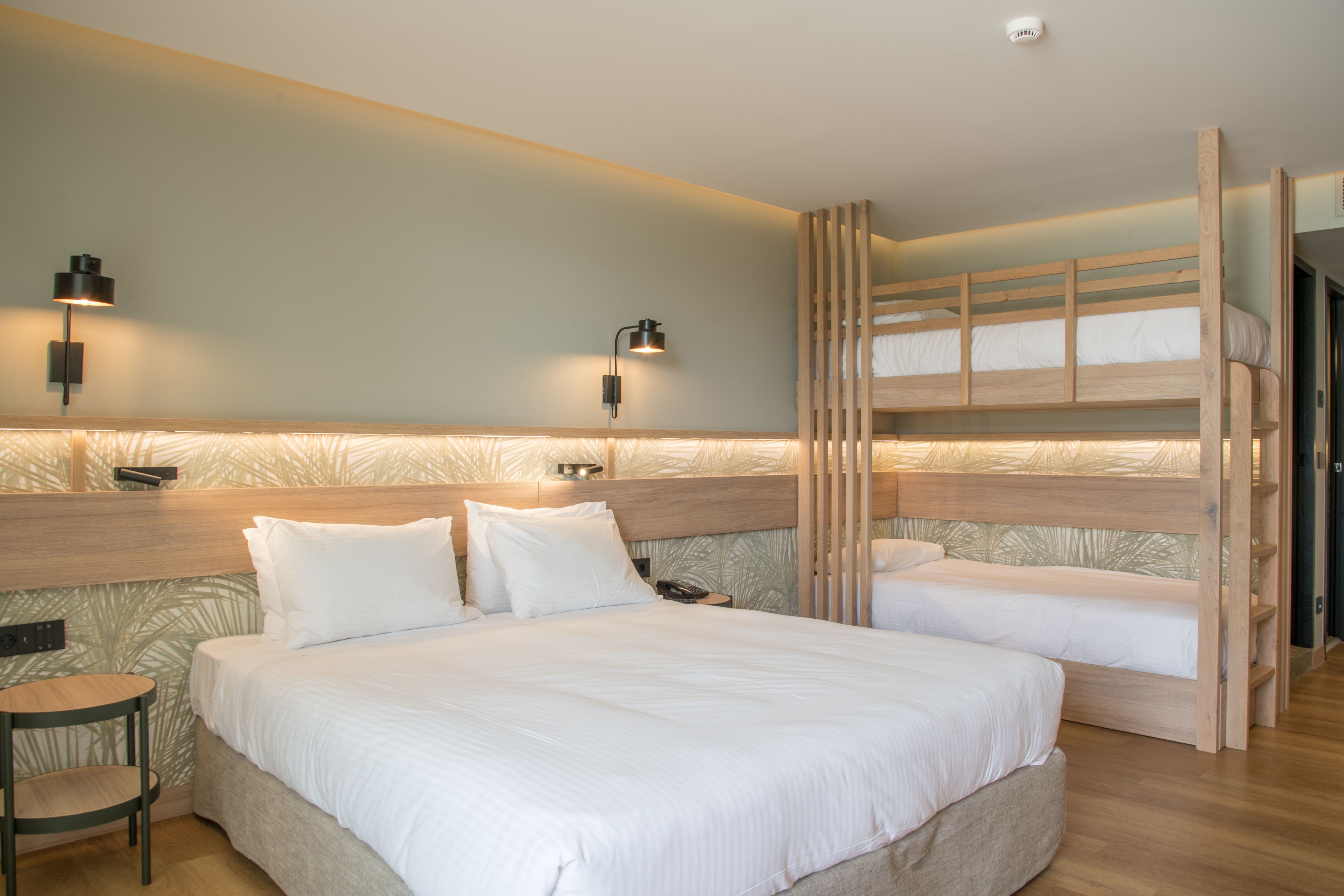 Classic Quadruple Room Garden View