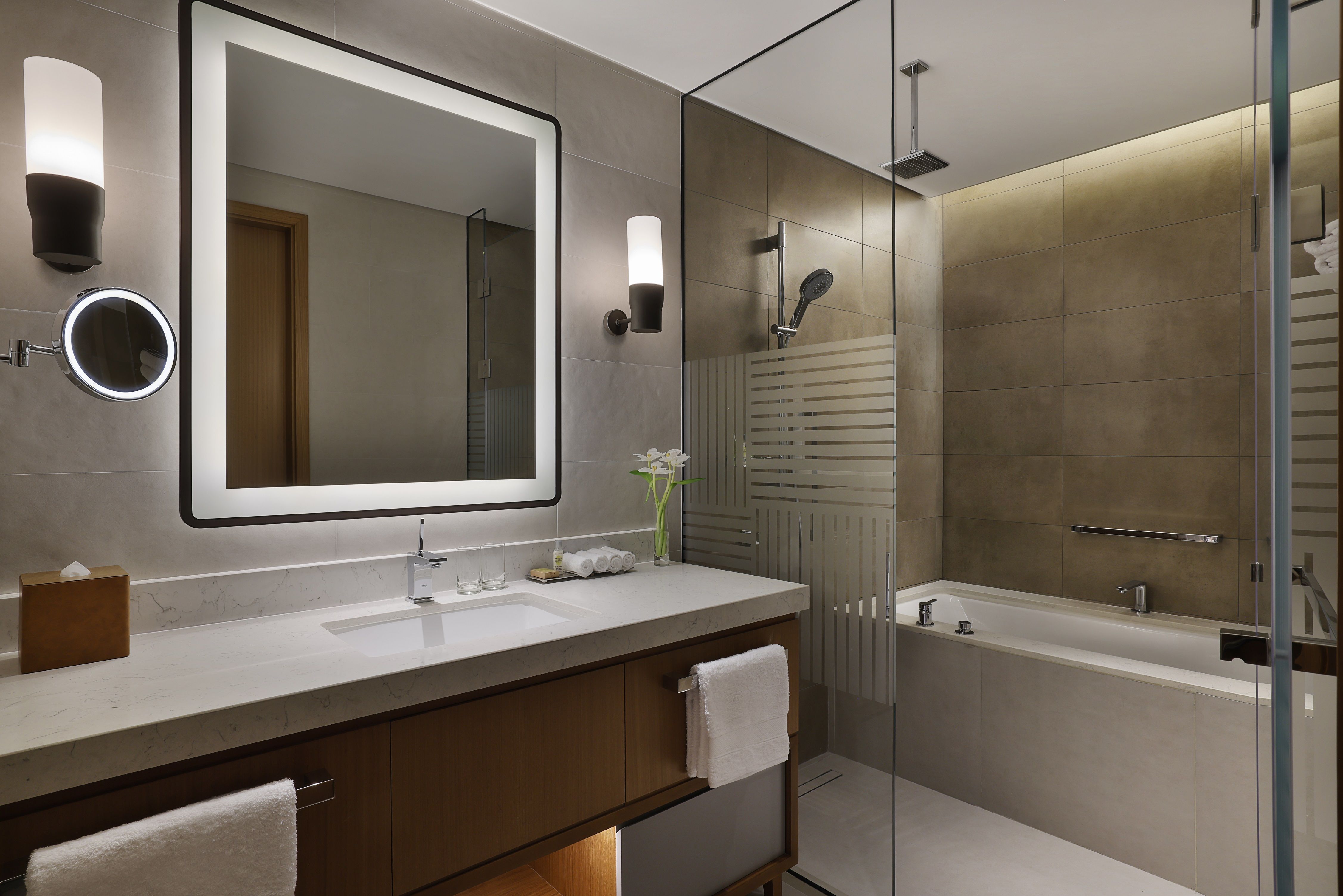 King Two Bedroom Corner Apartment