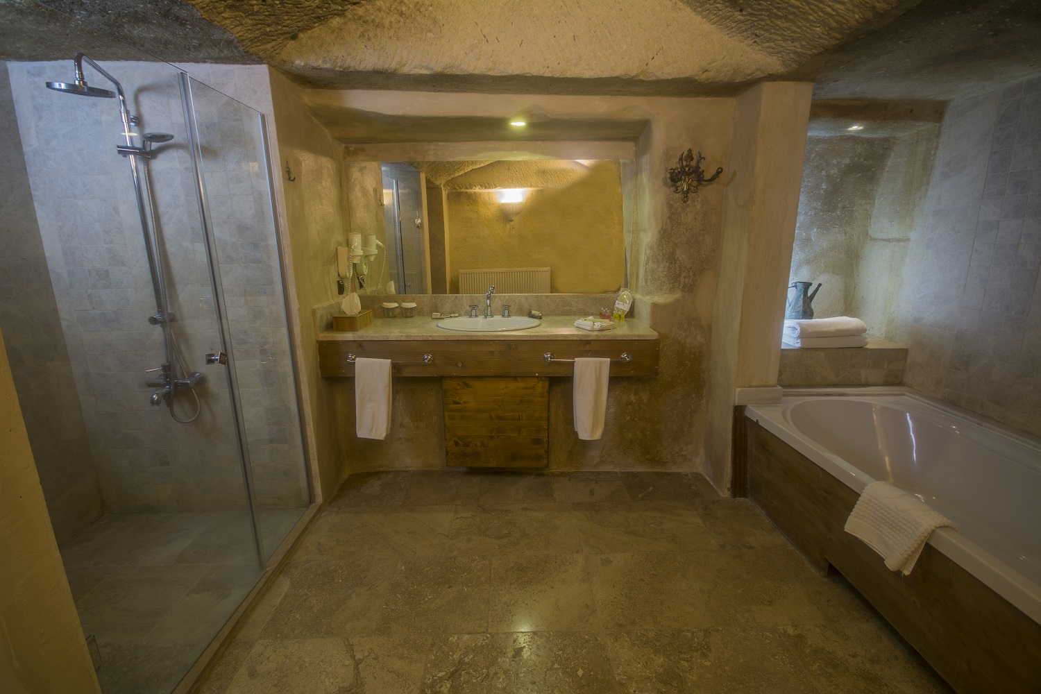  Suite Room  