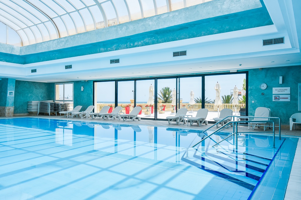 Piscină interioară