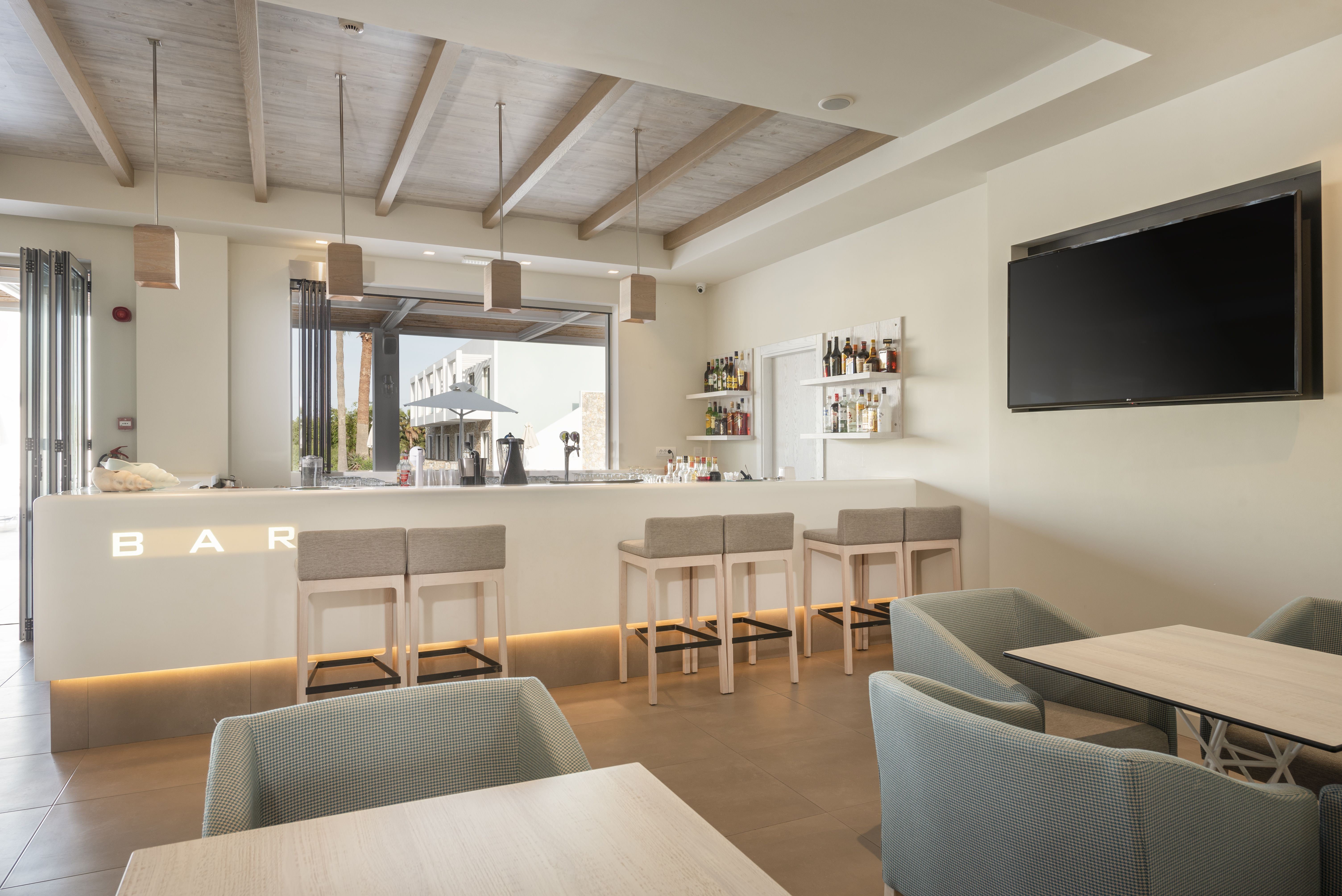 LOBBY BAR