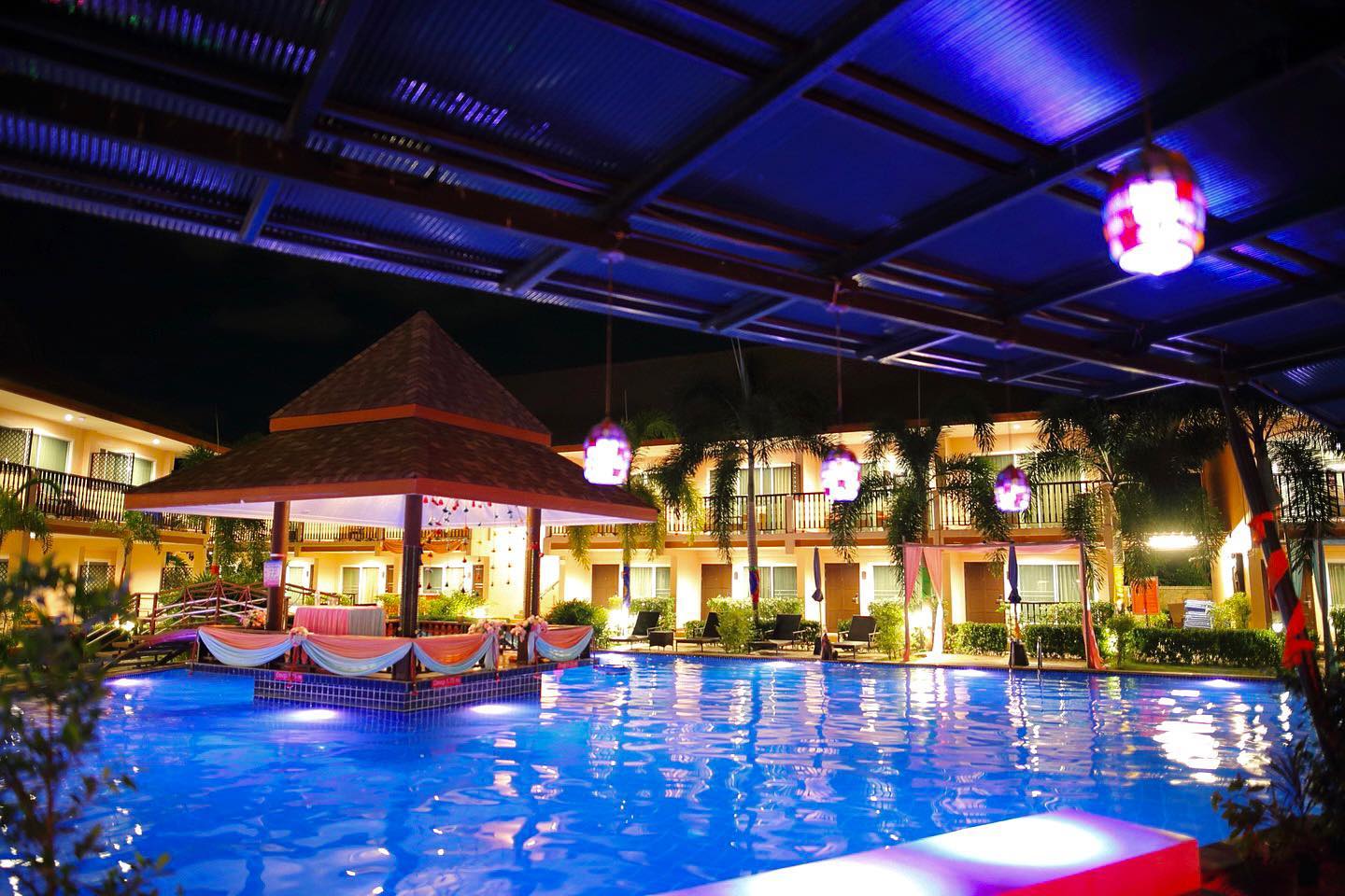 Family Suite Pool View