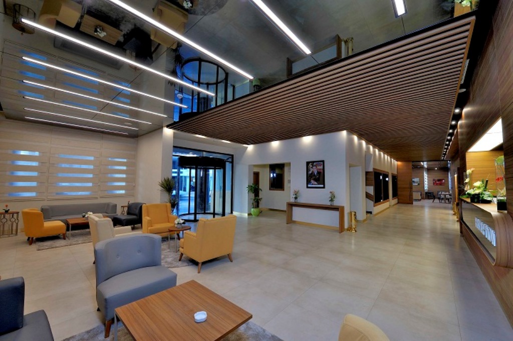 LOBBY BAR