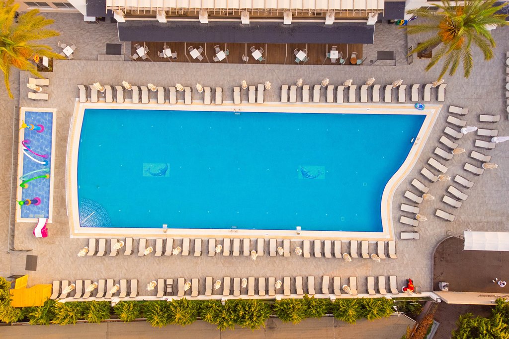 Piscina deschisă