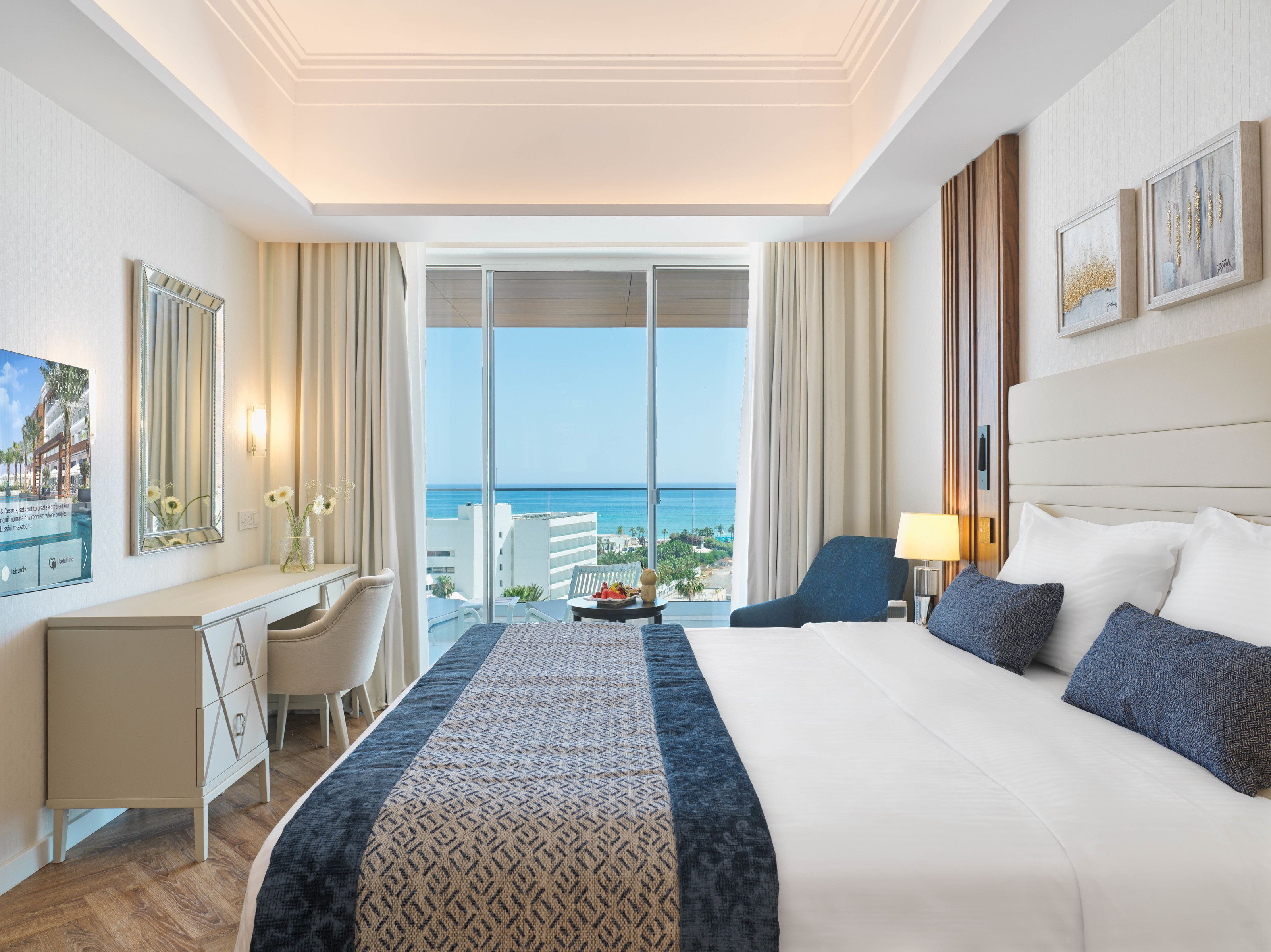 JUNIOR SUITE POOL VIEW
