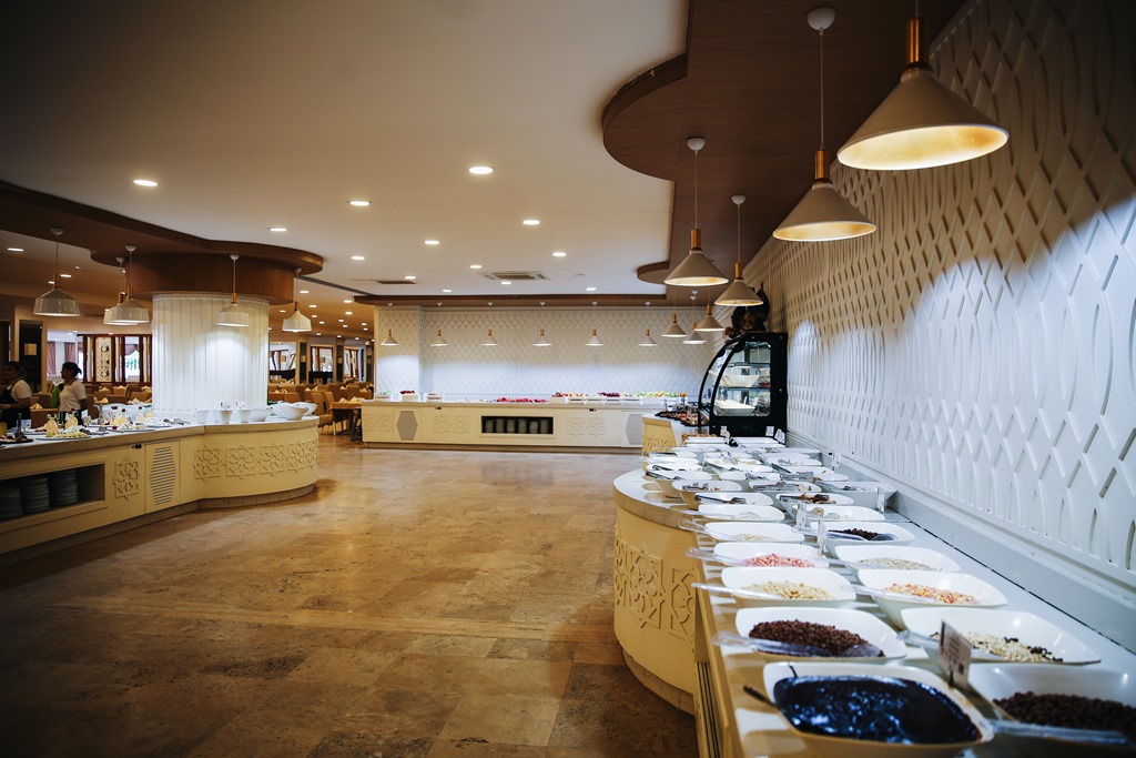 LANATA MODERN RESTAURANT