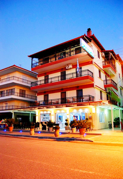 Nei Pori, Hotel Manolas, exterior, hotel.jpg
