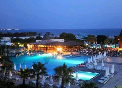 Hotel Paloma Beach Resort piscina.JPG