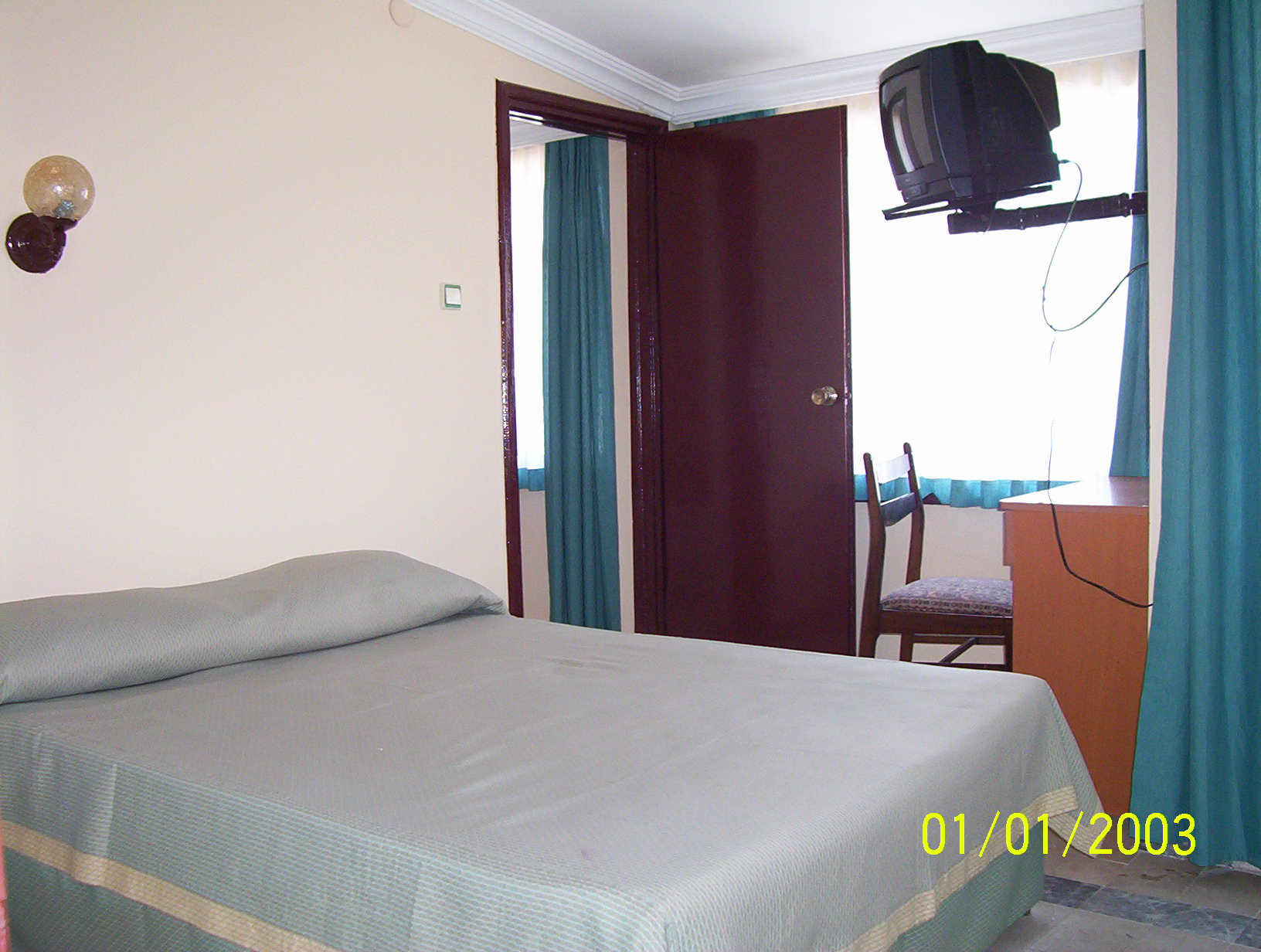 QUAD ROOM 