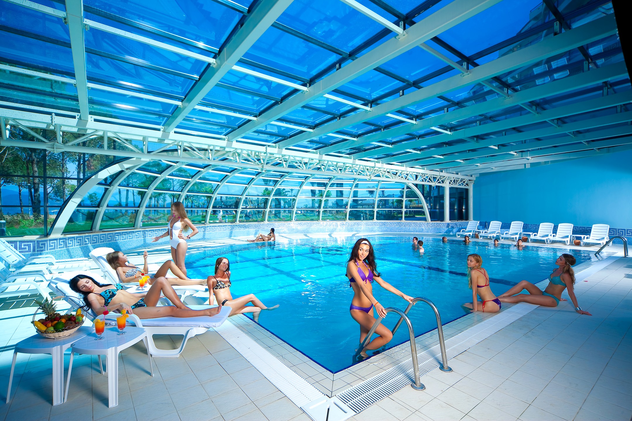 Piscină interioară
