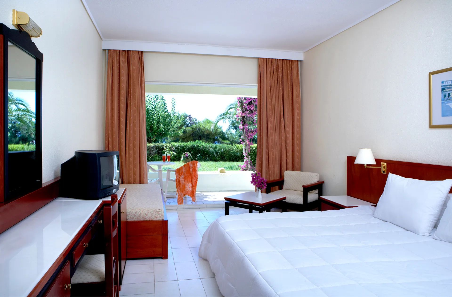 DOUBLE ROOM MAIN BUILDING GARDEN VIEW