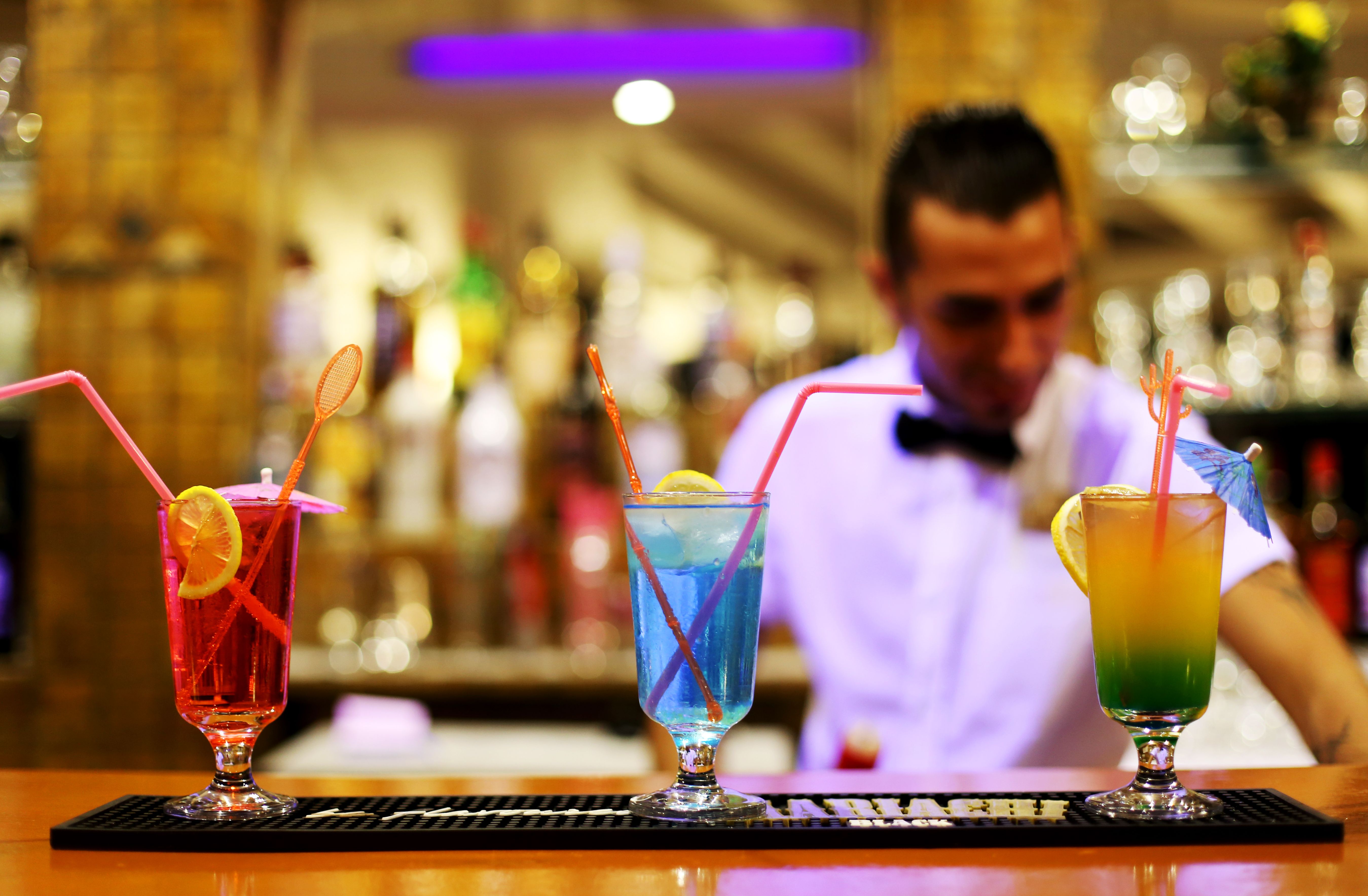 POOL BAR