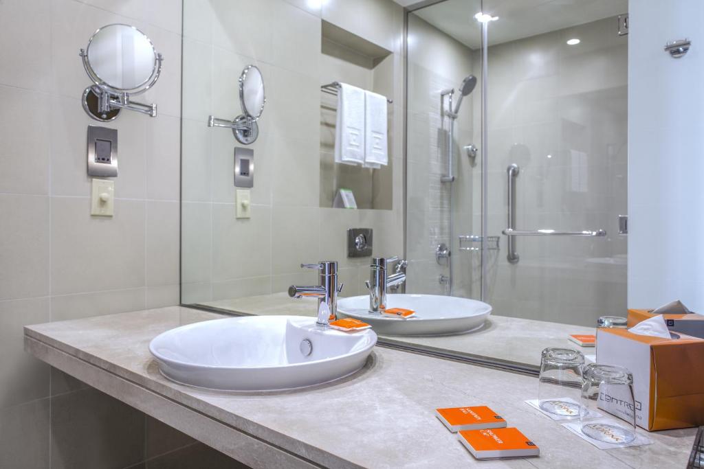 CENTRO ROOM 