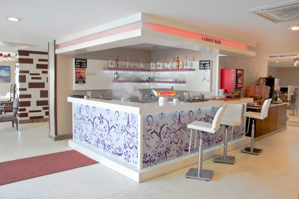 LOBBY BAR
