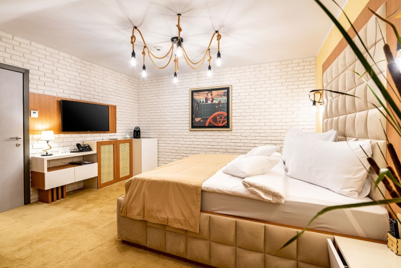 Tholos Junior Suite