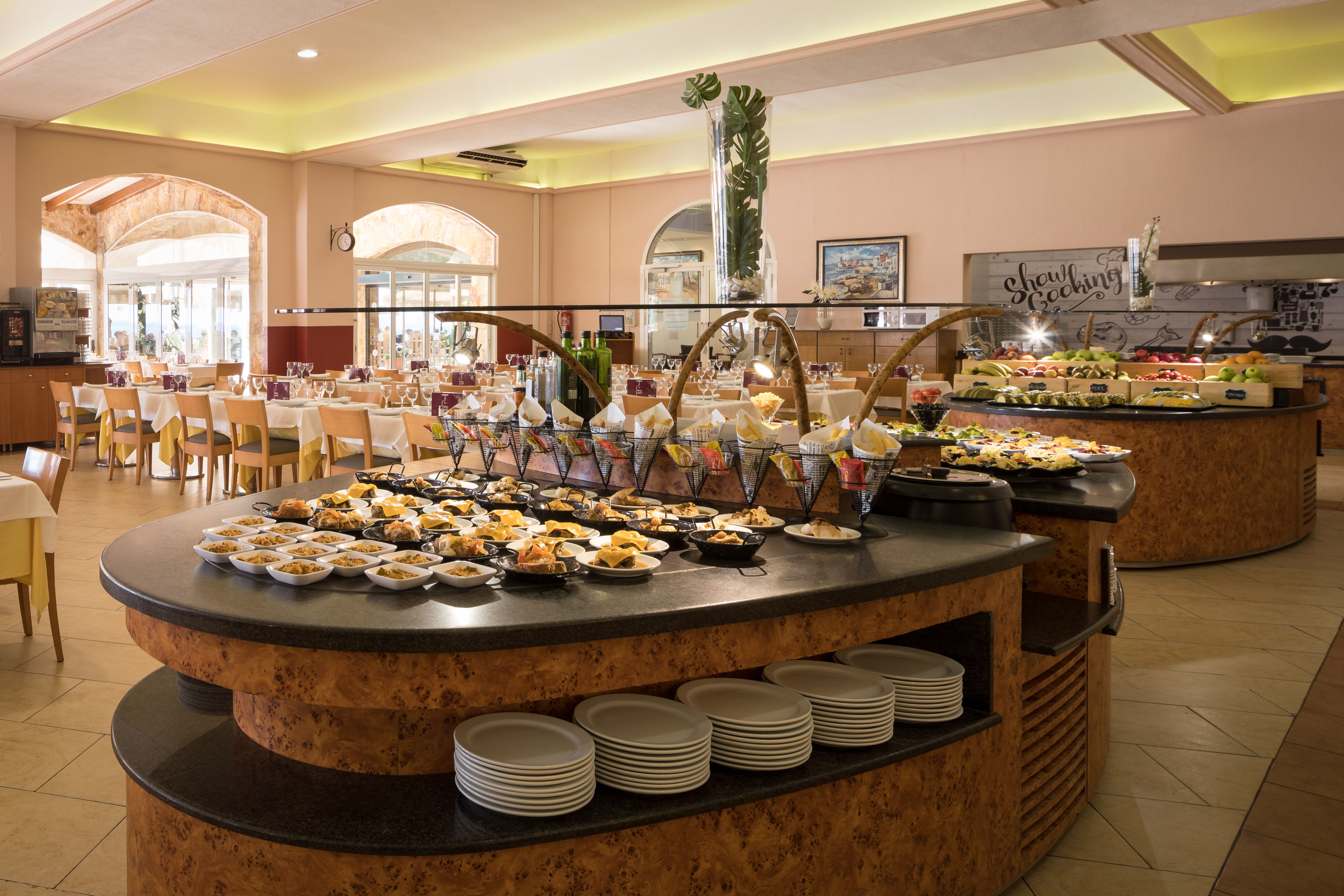 MAIN RESTAURANT