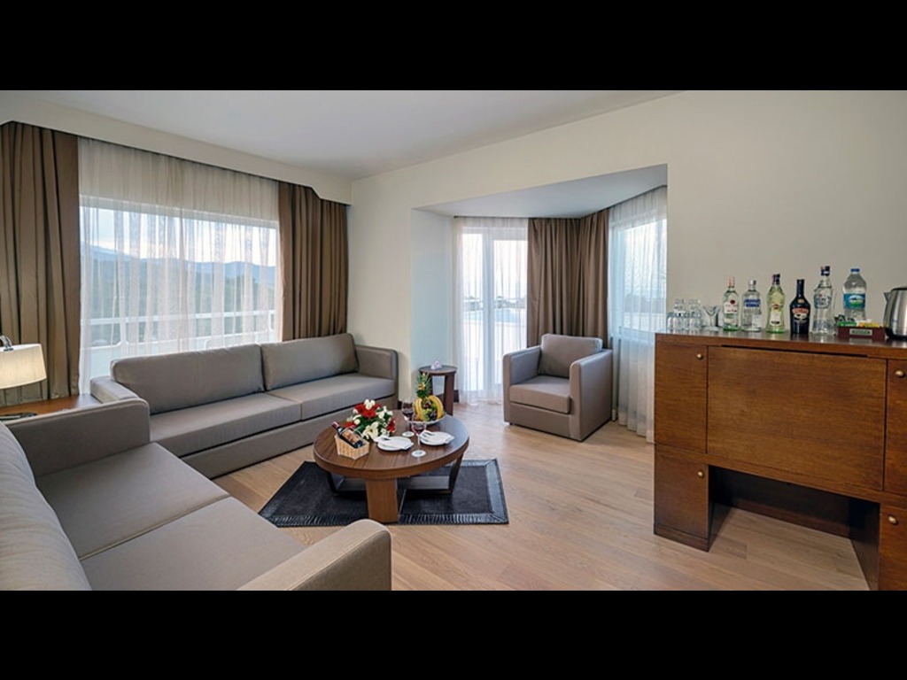 FAMILY GARDEN VIEW ROOM