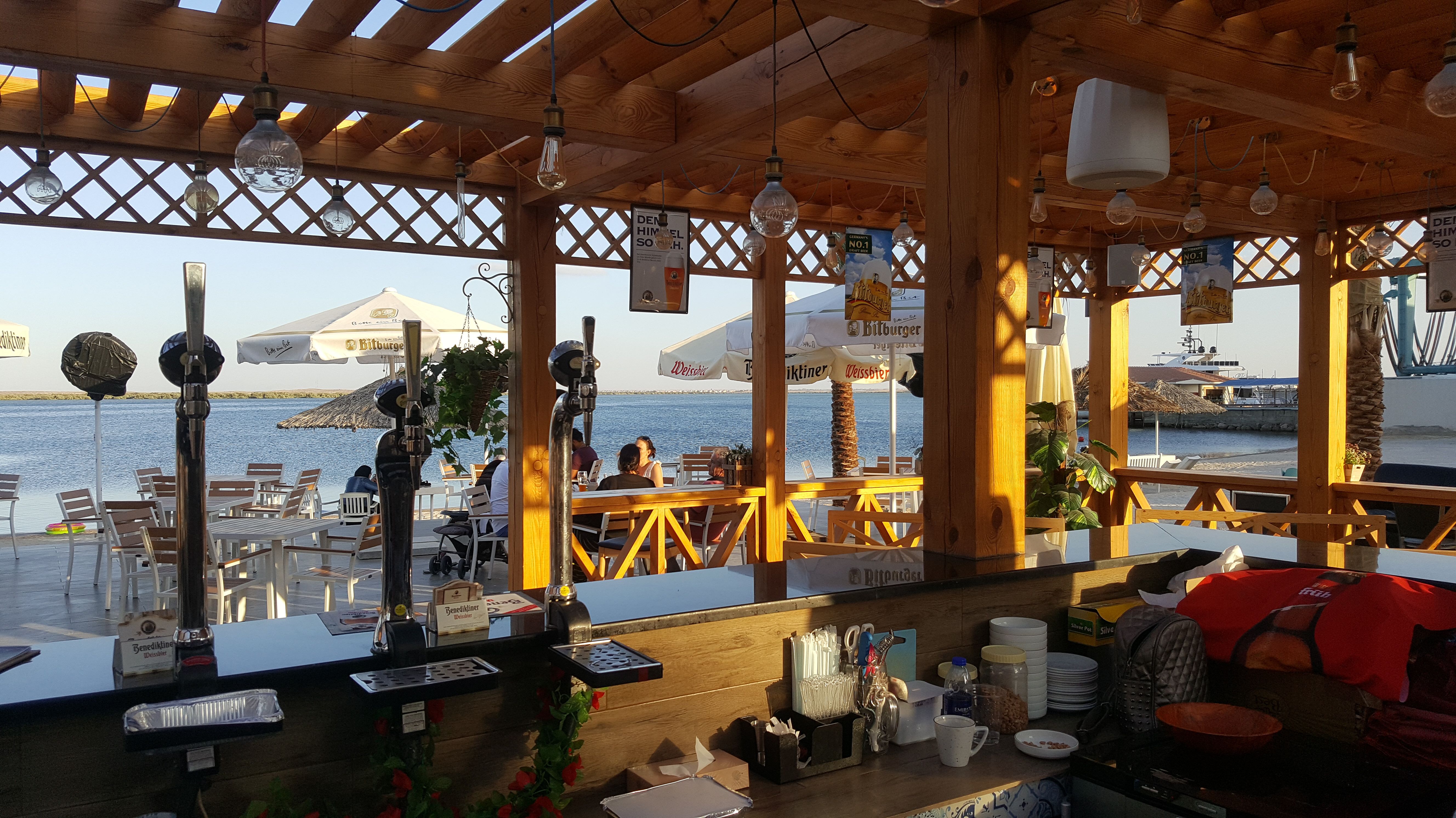 Biergarten- Beach Bar