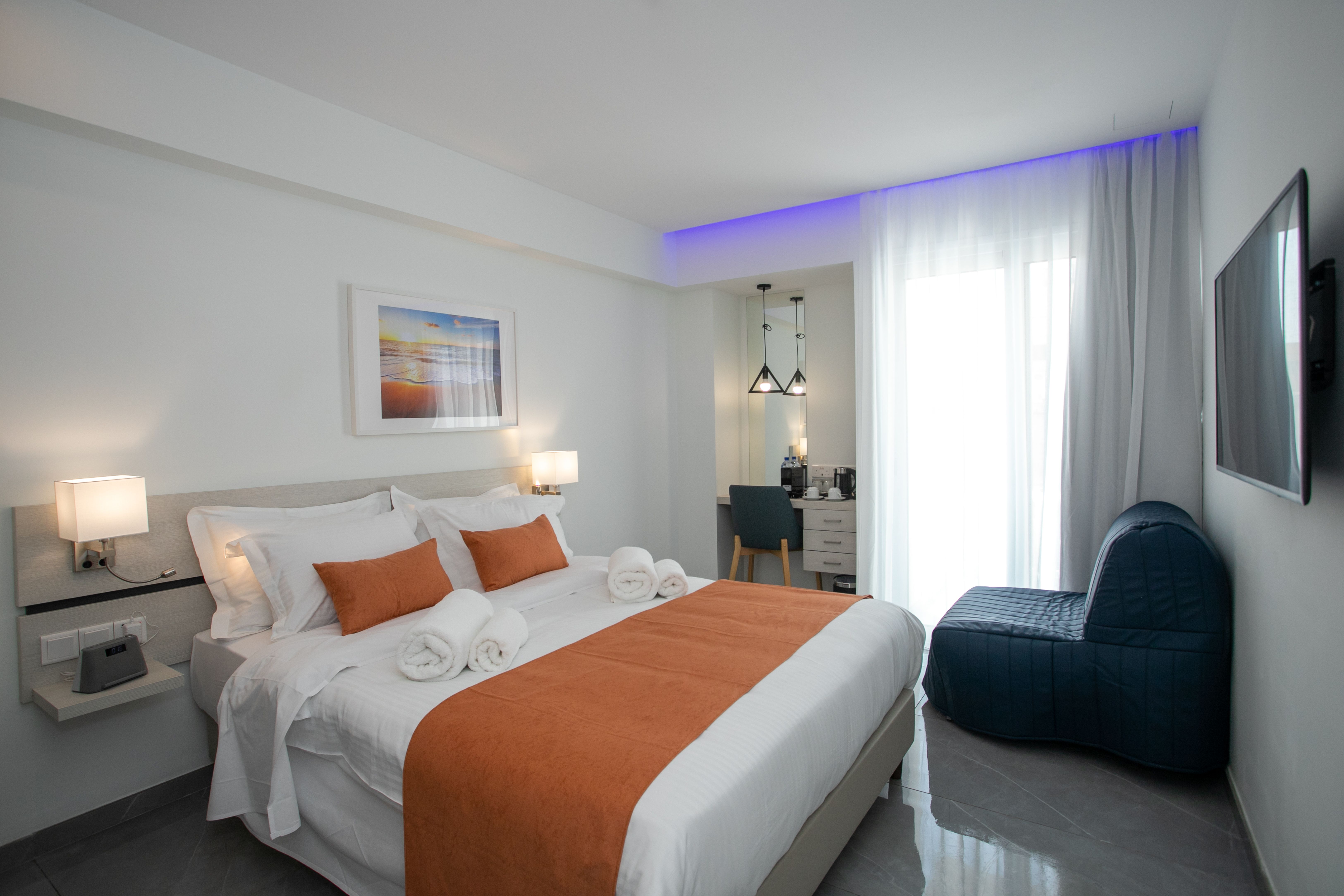 SUPERIOR ROOM