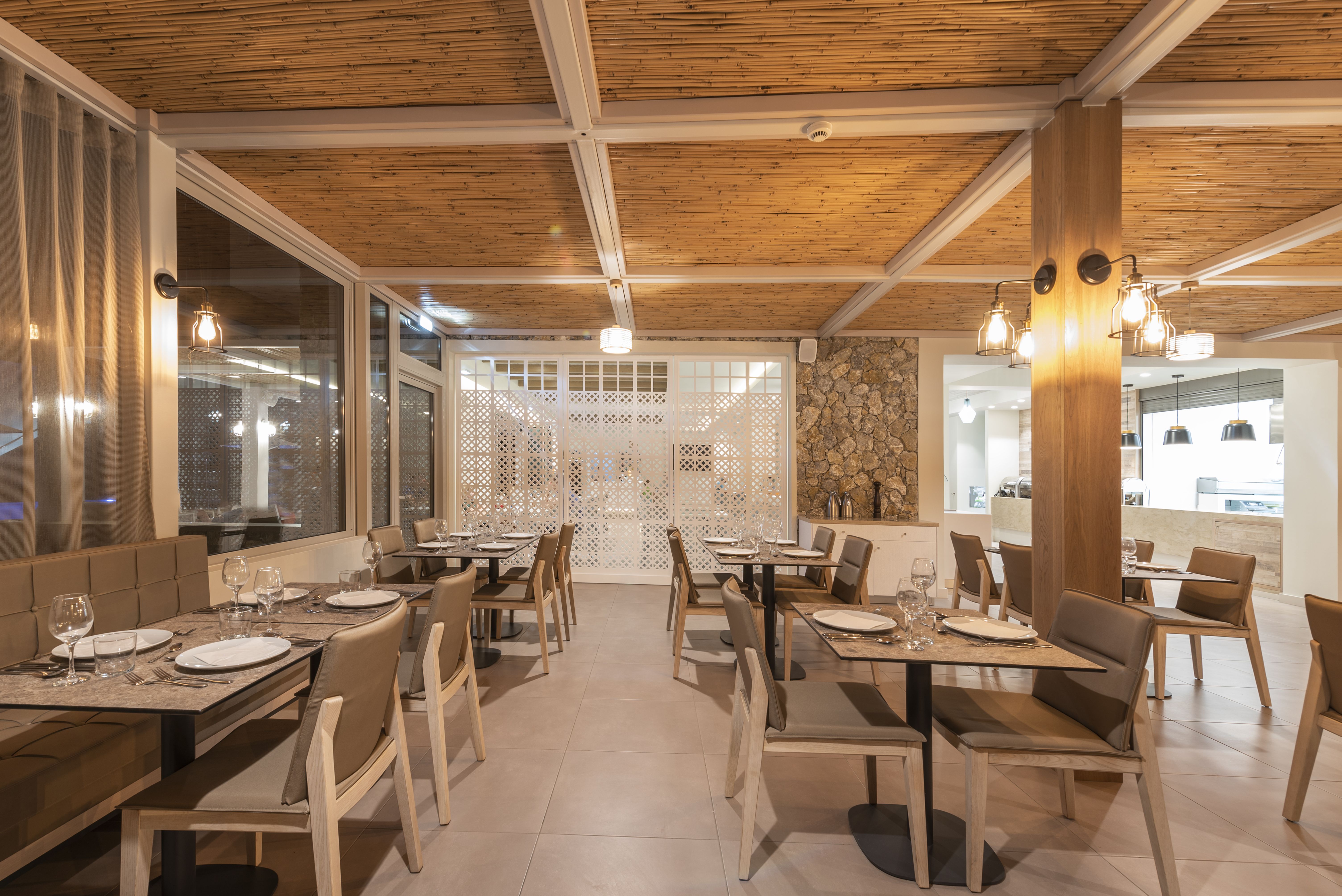 MAIN RESTAURANT