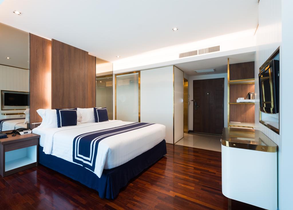 Cruise Execetive Club Lounge Room