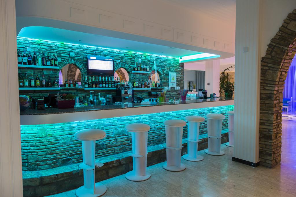 Dionysos Bar