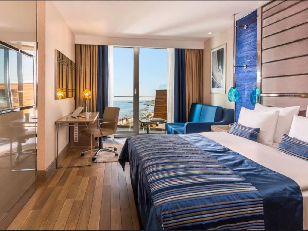 DELUXE SEA VIEW ROOM