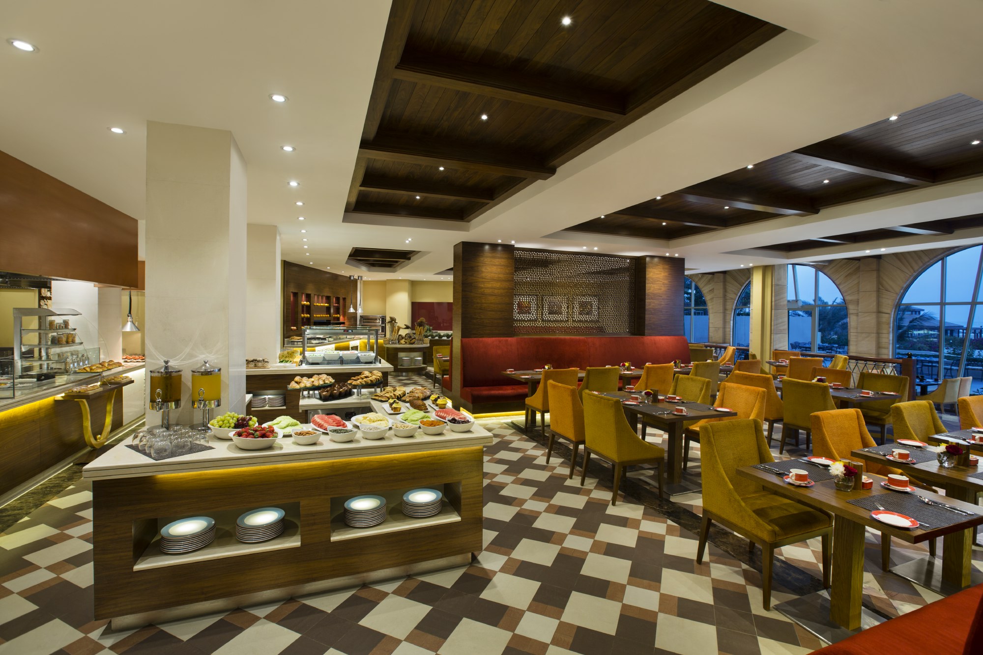 MAIN RESTAURANT