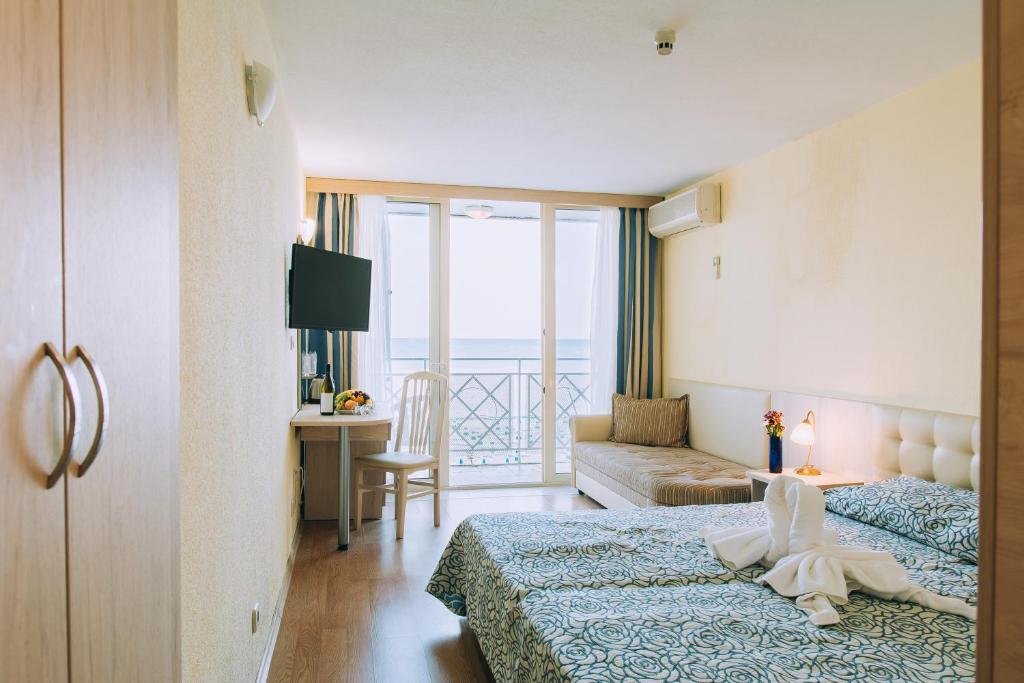 SINGLEUSE STANDARD ROOM (BALCONY OR TERRACE)