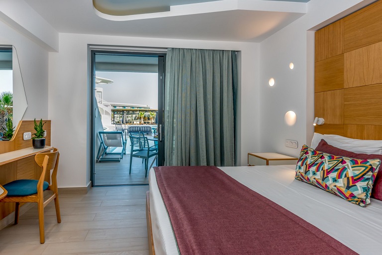 Lyttos-Mare-Resort-Club-Suite-Pool-or-Sea-View-with-Individual-Pool-9.jpg