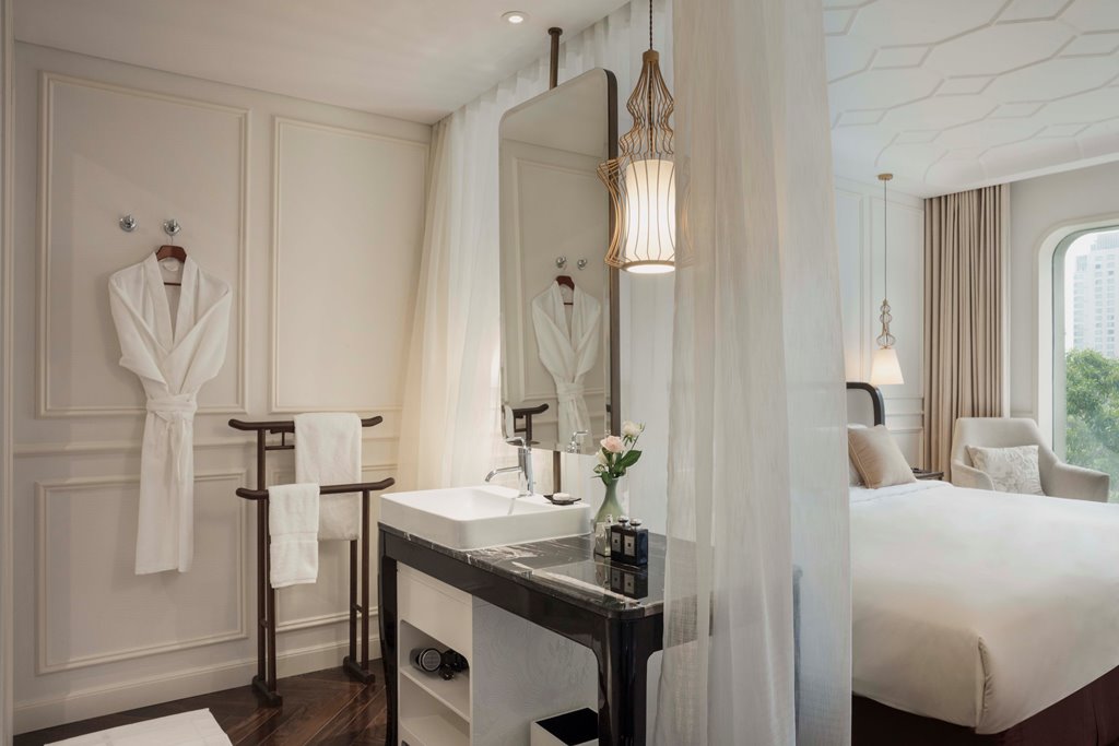 DELUXE KING/TWIN ROOM