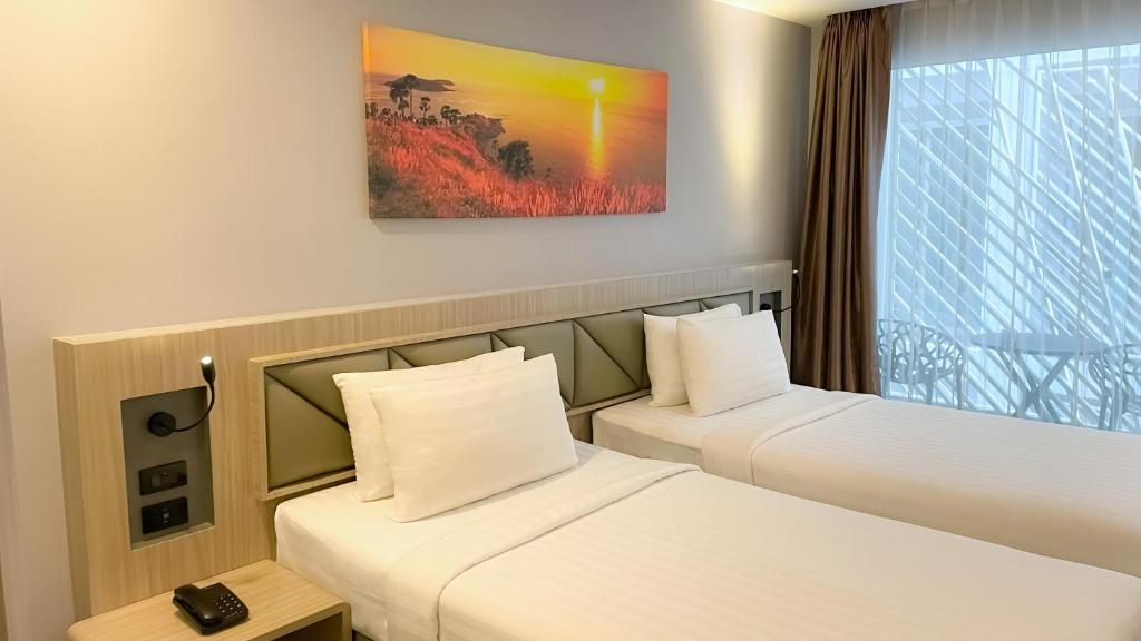 Deluxe Twin Balcony Room