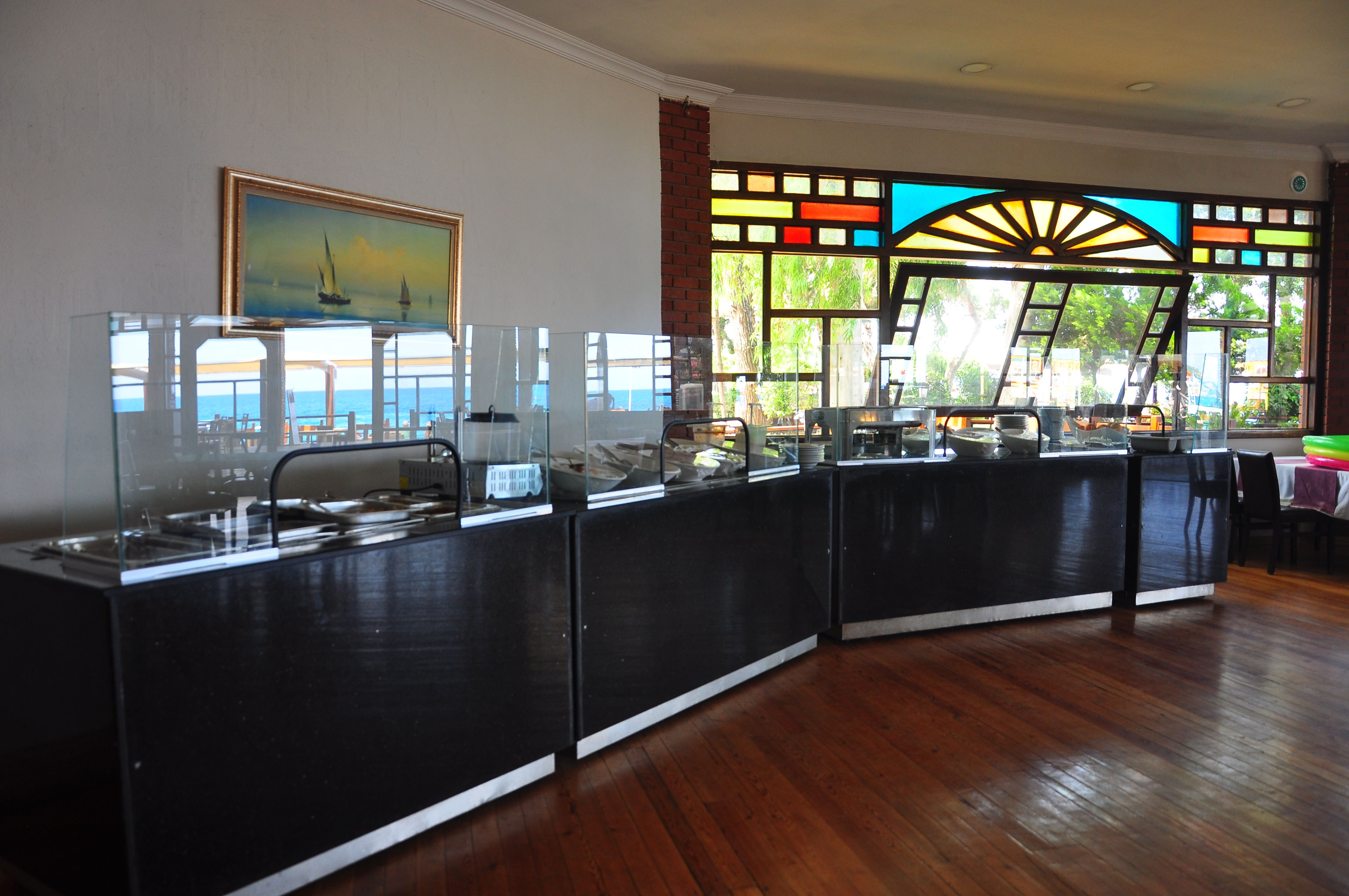 MAIN RESTAURANT