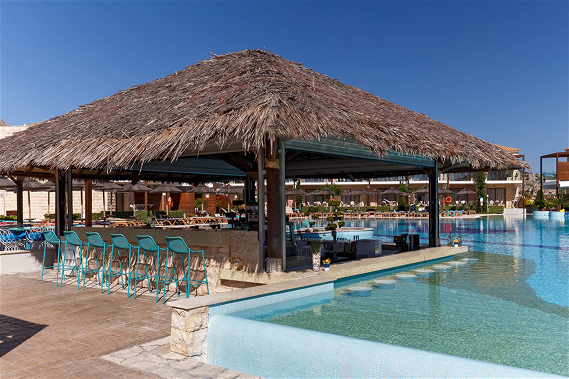 Izola Swim-up Bar 