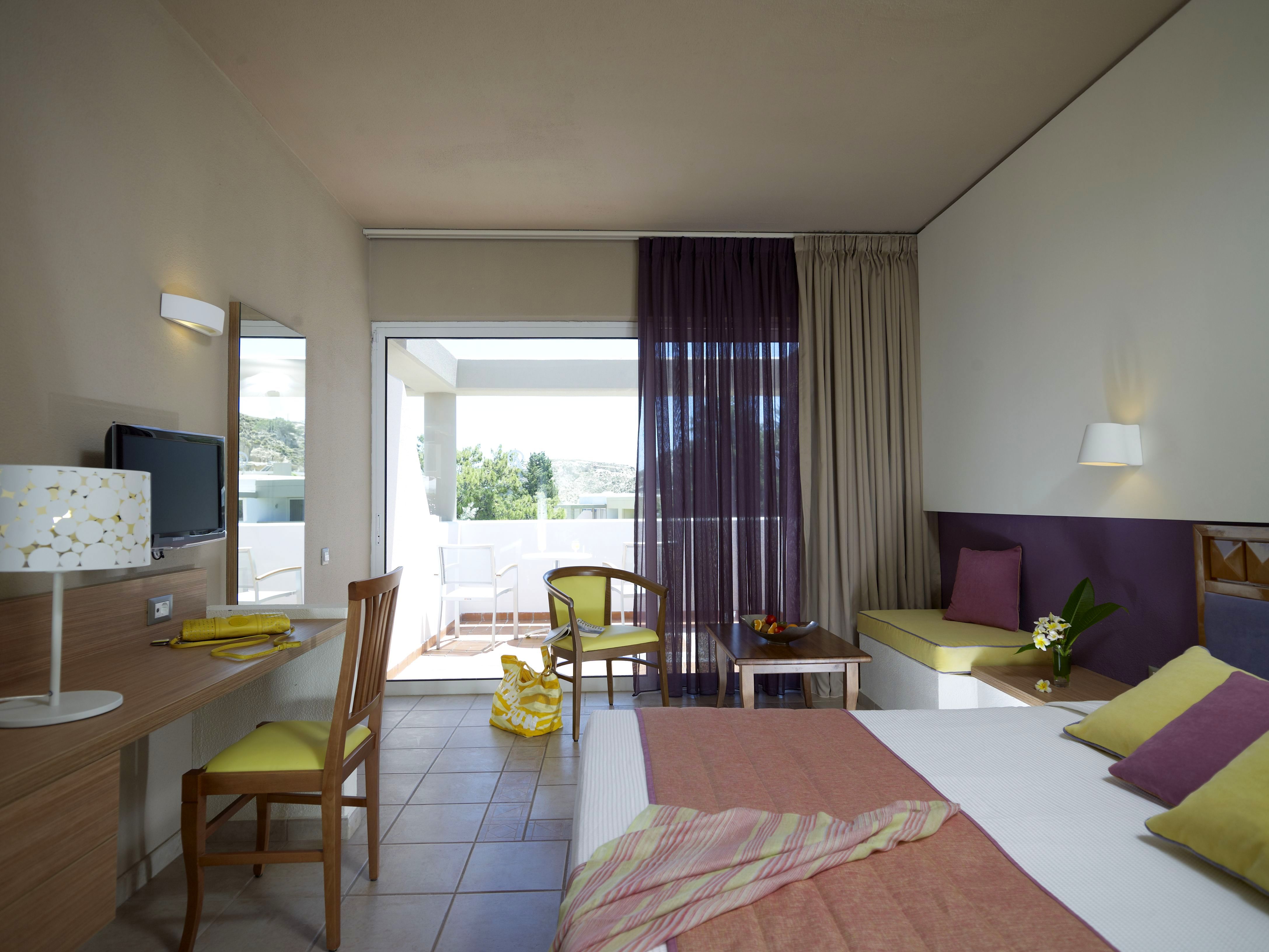TWIN OR DOUBLE MOUNTAIN VIEW BALCONY OR TERRACE