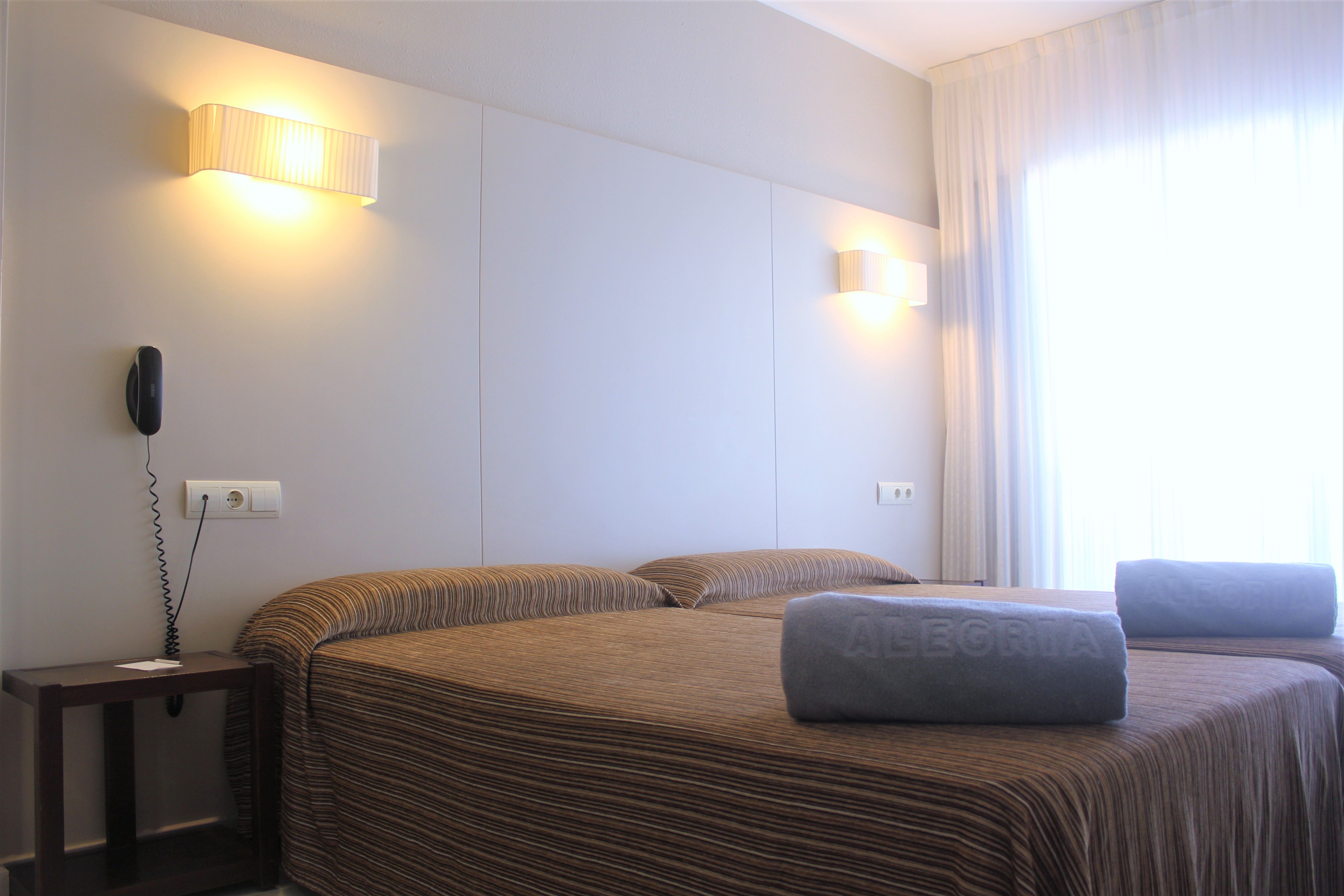 CLASSIC DOUBLE ROOM WITH BALCONY OR TERRACE